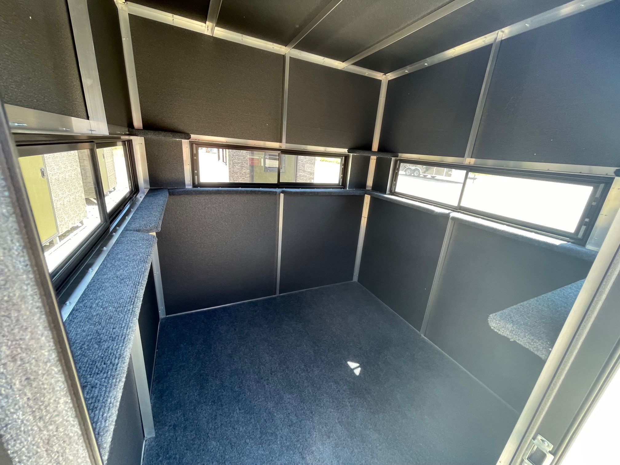 Hunting blind interior with carpet and windows – Lafayette LA area