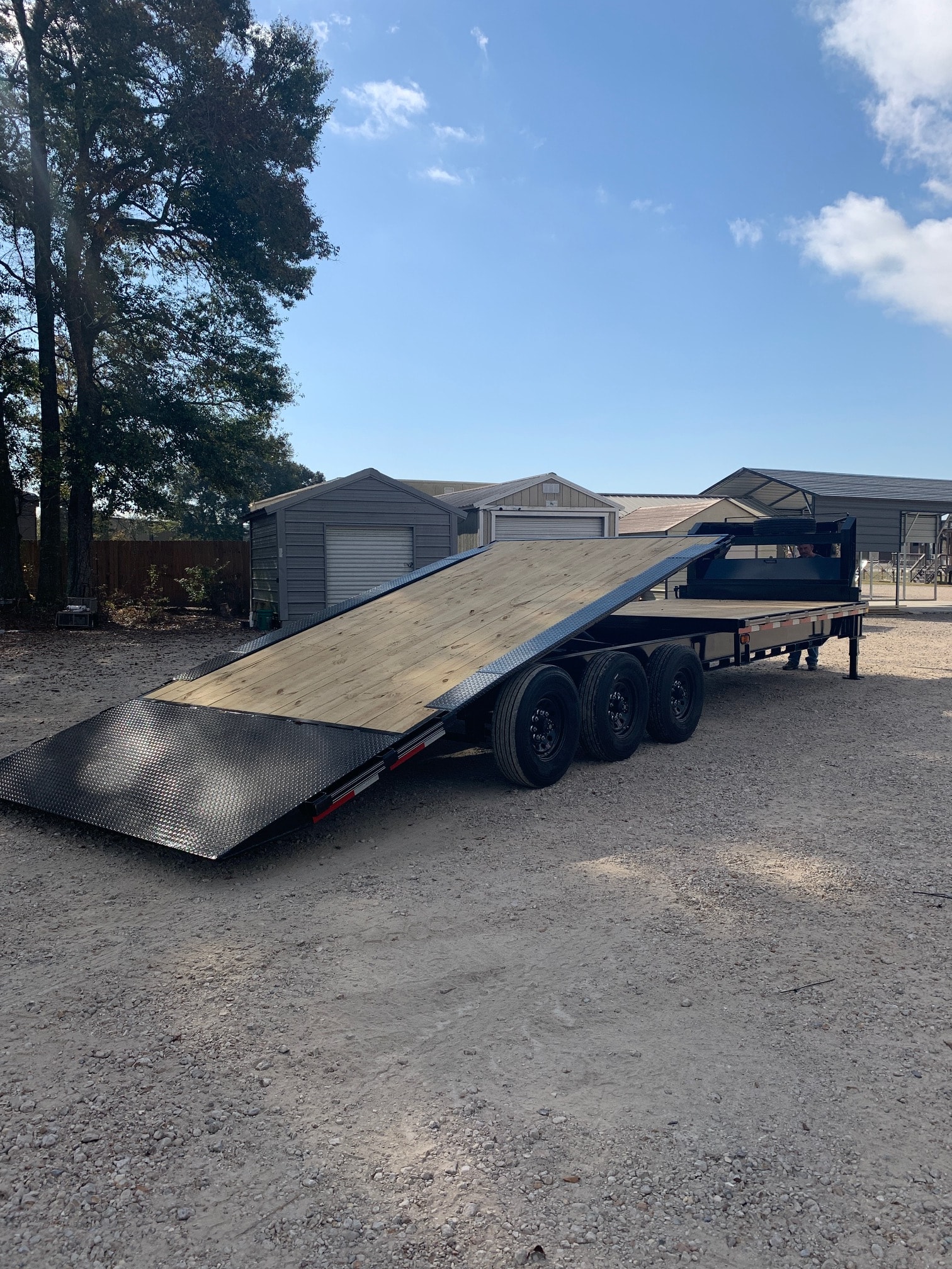 Davidson Stagecoach gooseneck electric tilt trailer